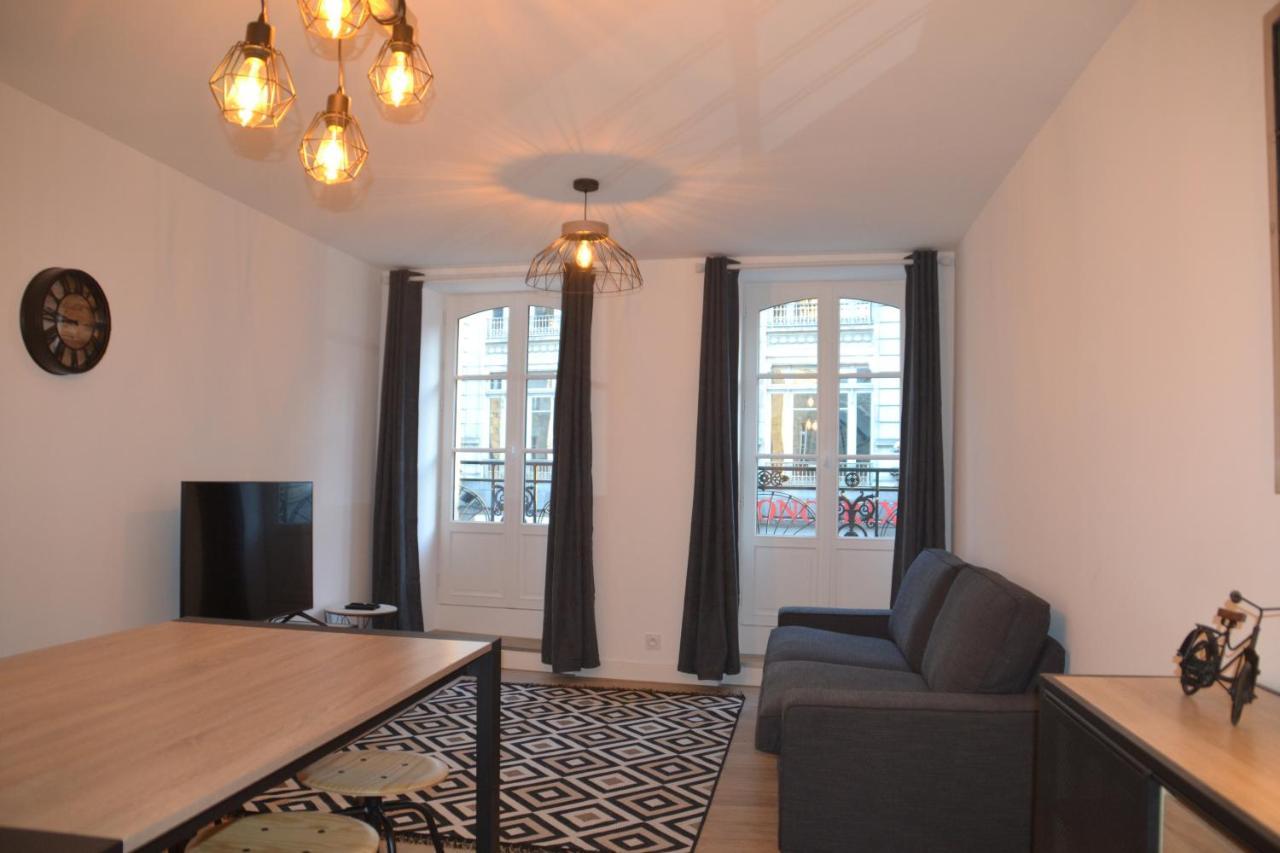 Triplex 110 M2 Centre Historique Avec Jacuzzi Dinan Apartment Bagian luar foto