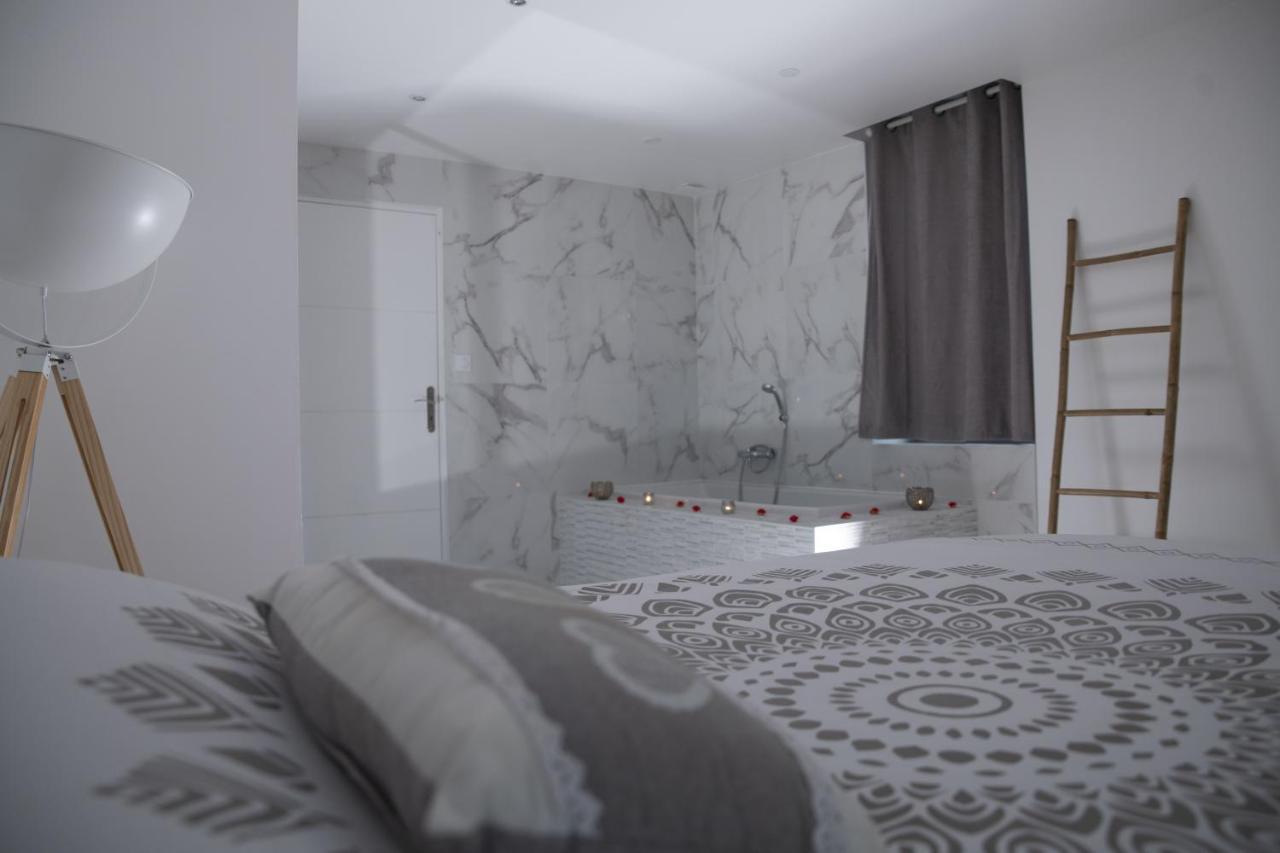 Triplex 110 M2 Centre Historique Avec Jacuzzi Dinan Apartment Bagian luar foto