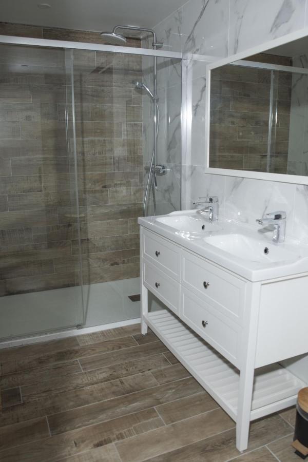 Triplex 110 M2 Centre Historique Avec Jacuzzi Dinan Apartment Bagian luar foto