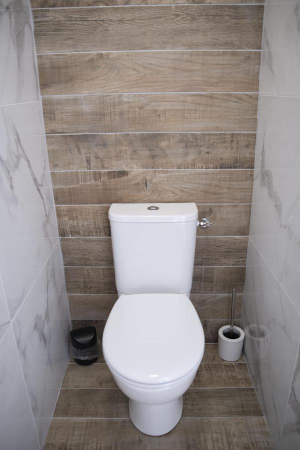 Triplex 110 M2 Centre Historique Avec Jacuzzi Dinan Apartment Bagian luar foto