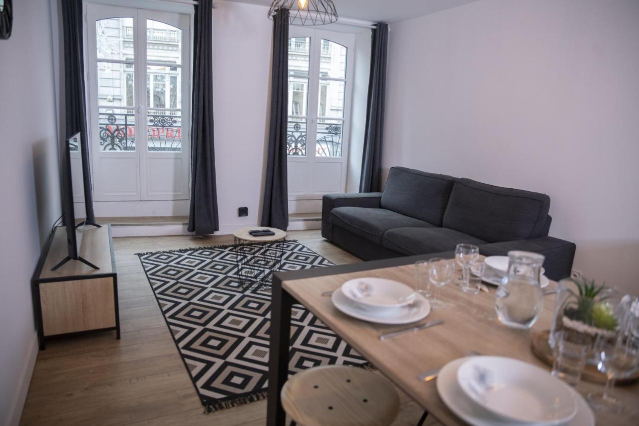 Triplex 110 M2 Centre Historique Avec Jacuzzi Dinan Apartment Bagian luar foto